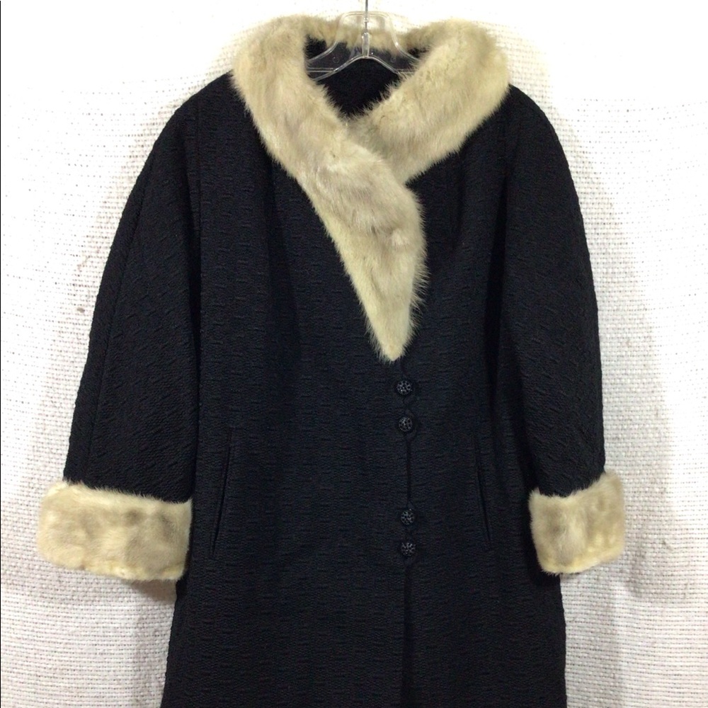 Vintage Roman Coat with Fur Trim